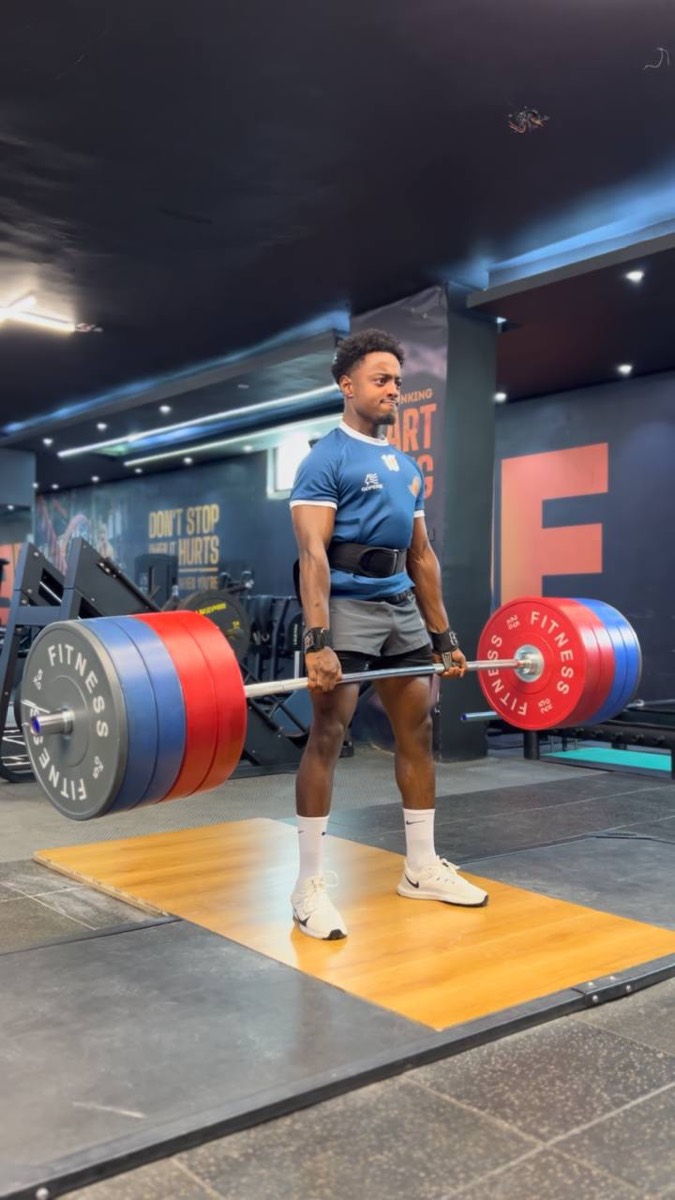 A deadlift under progressive load